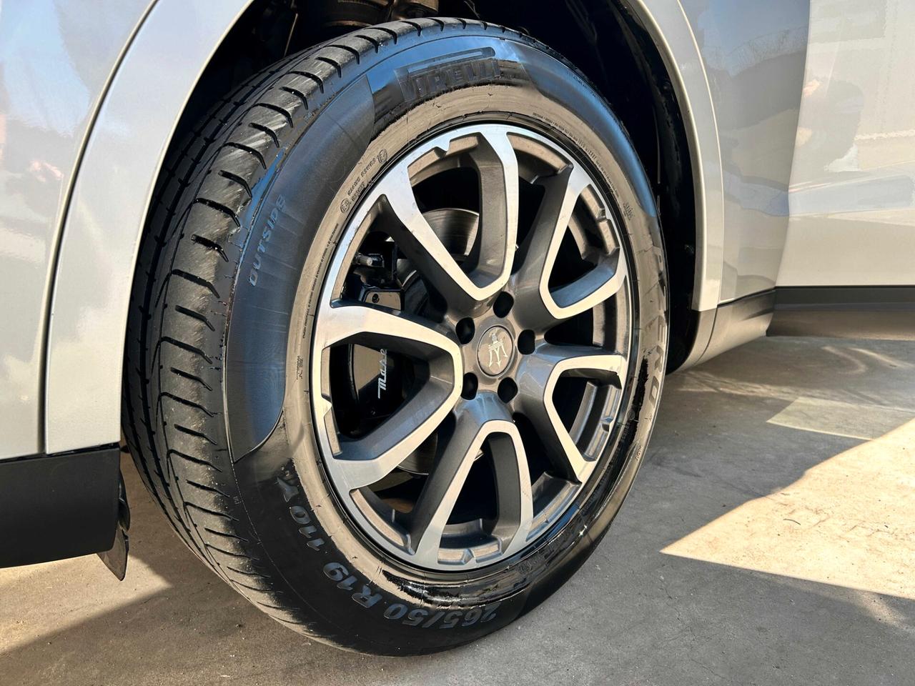 Maserati Levante V6 Diesel 275 CV AWD Granlusso