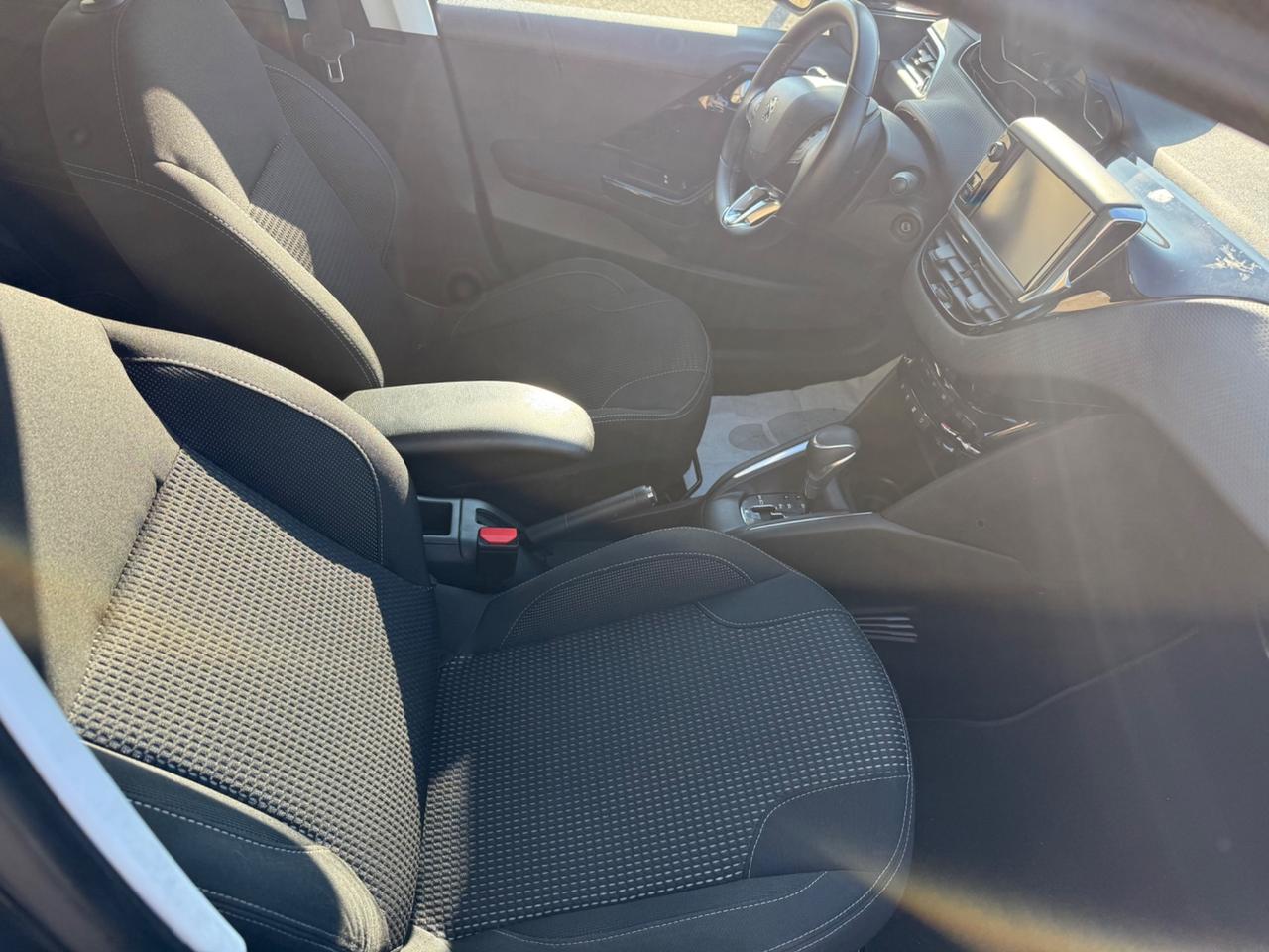 Peugeot 208 cambio automatico benzina