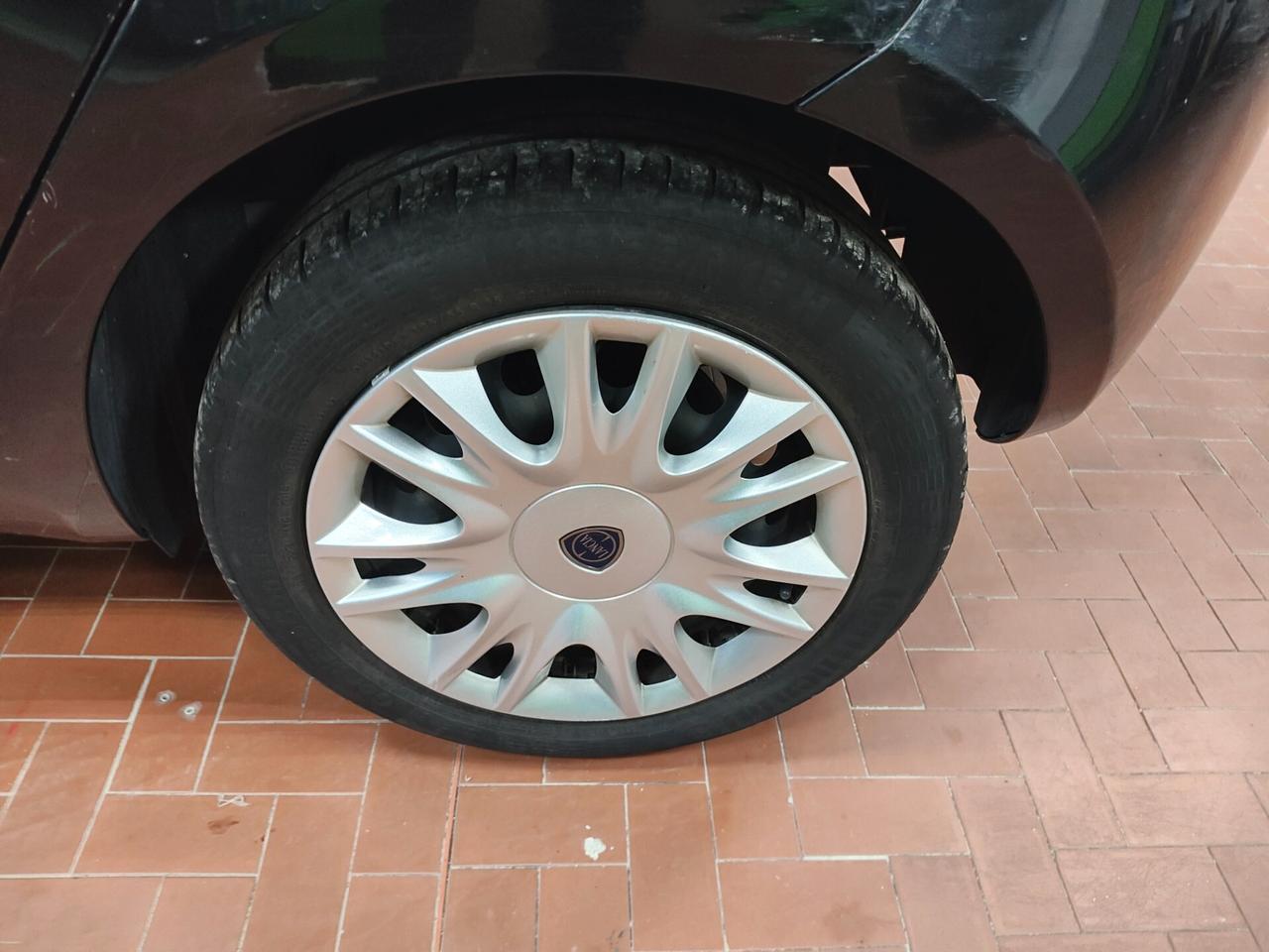 LANCIA YPSILON 1.2 NEOPATENTATI