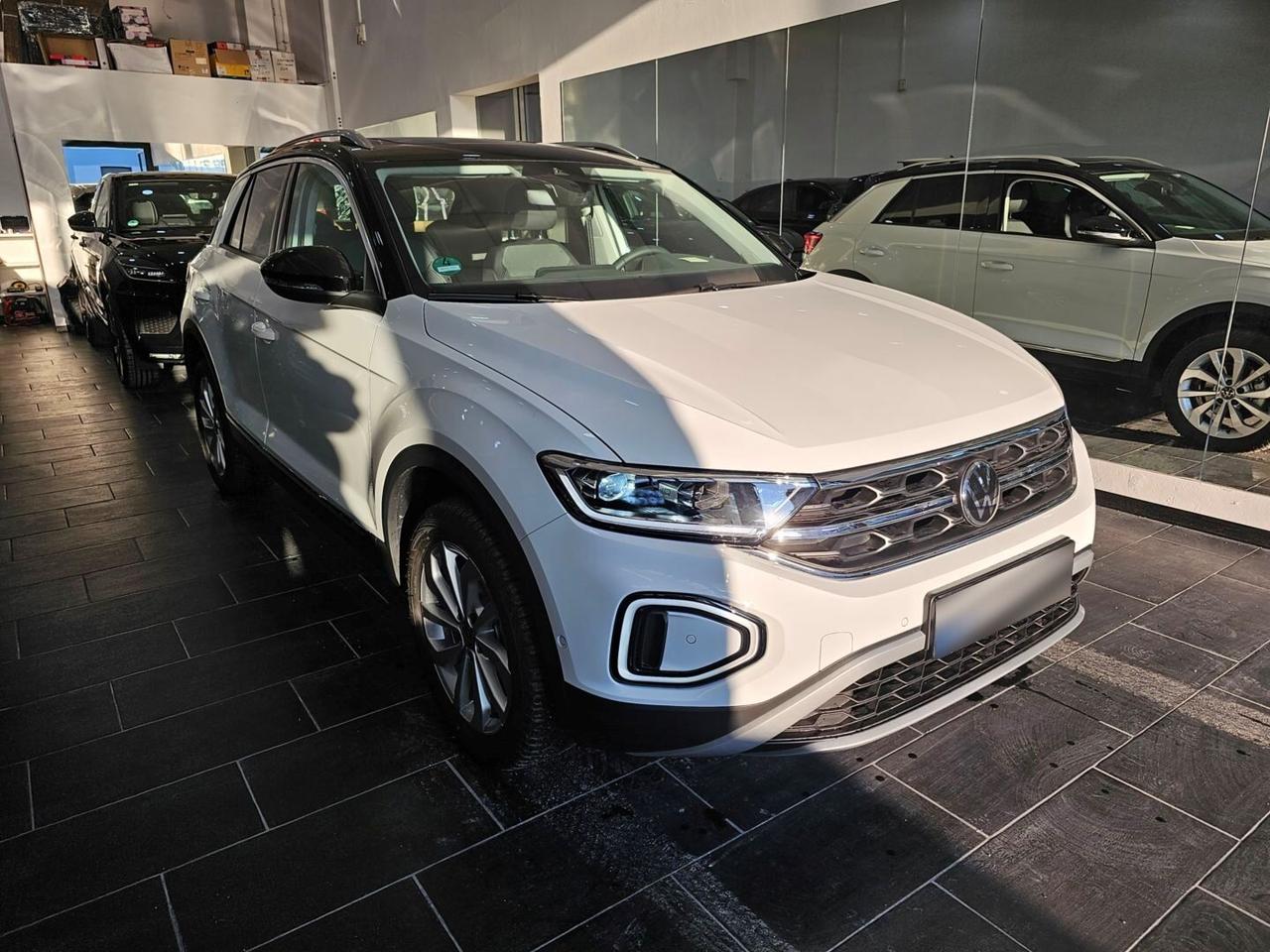 Volkswagen T-Roc Style C.17" Tetto Apribile Led Navi PDC Camera TDI