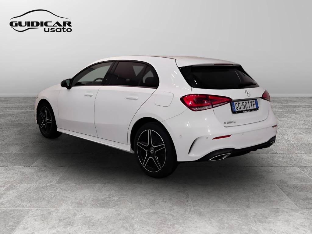 Mercedes-Benz Classe A - W177 2018 - A 250 e phev (eq-power) Premium auto
