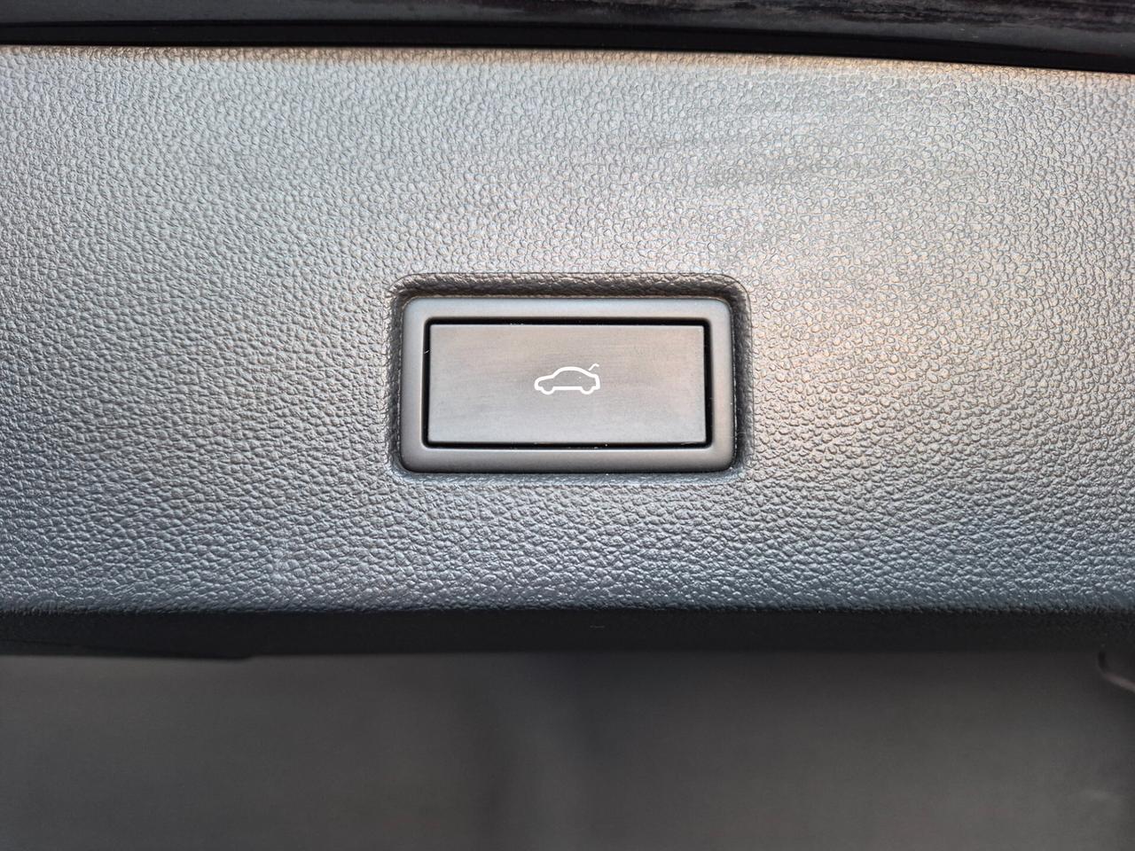 Volkswagen T-Roc 1.5 TSI (BENZINA) R-LINE SPORT LED COCKPIT PRO RETROCAM. CARPLAY 18"