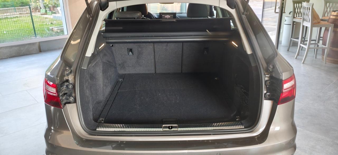 Audi A4 Avant 30 TDI/136 CV S tronic