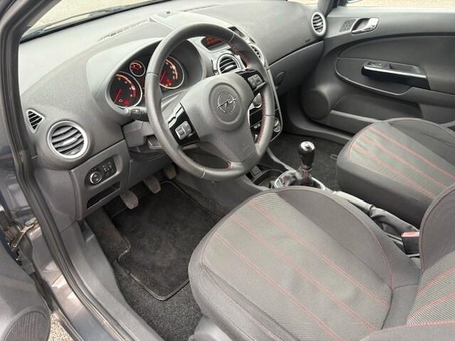 Opel Corsa 1.4 16V 5 porte Sport