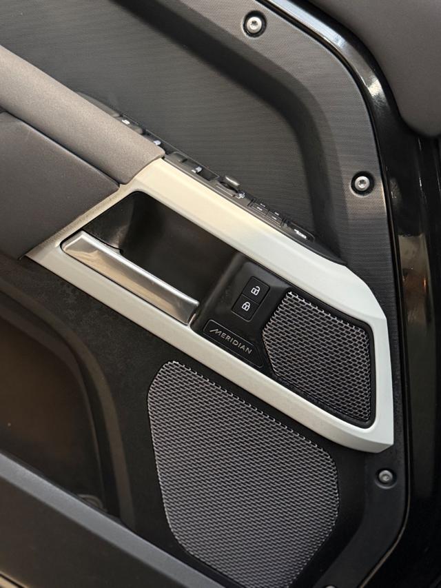 LAND ROVER Defender 110 3.0D I6 250 CV AWD Auto XS Edition HSE