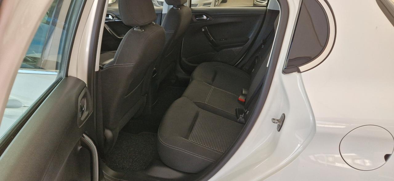 Peugeot 208 1.6 HDi 75cv 5 porte Allure