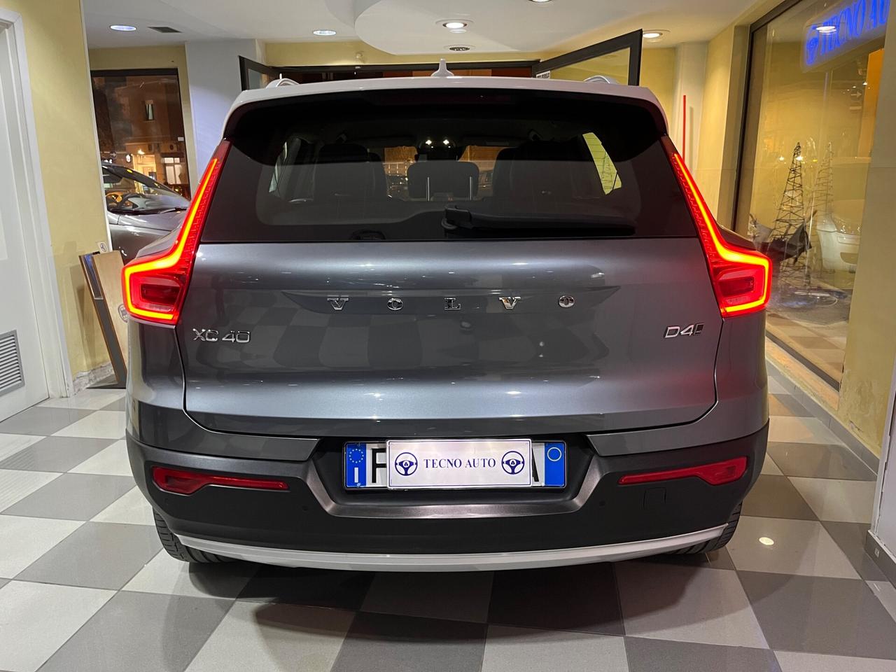 Volvo XC40 D4 AWD Geartronic Momentum
