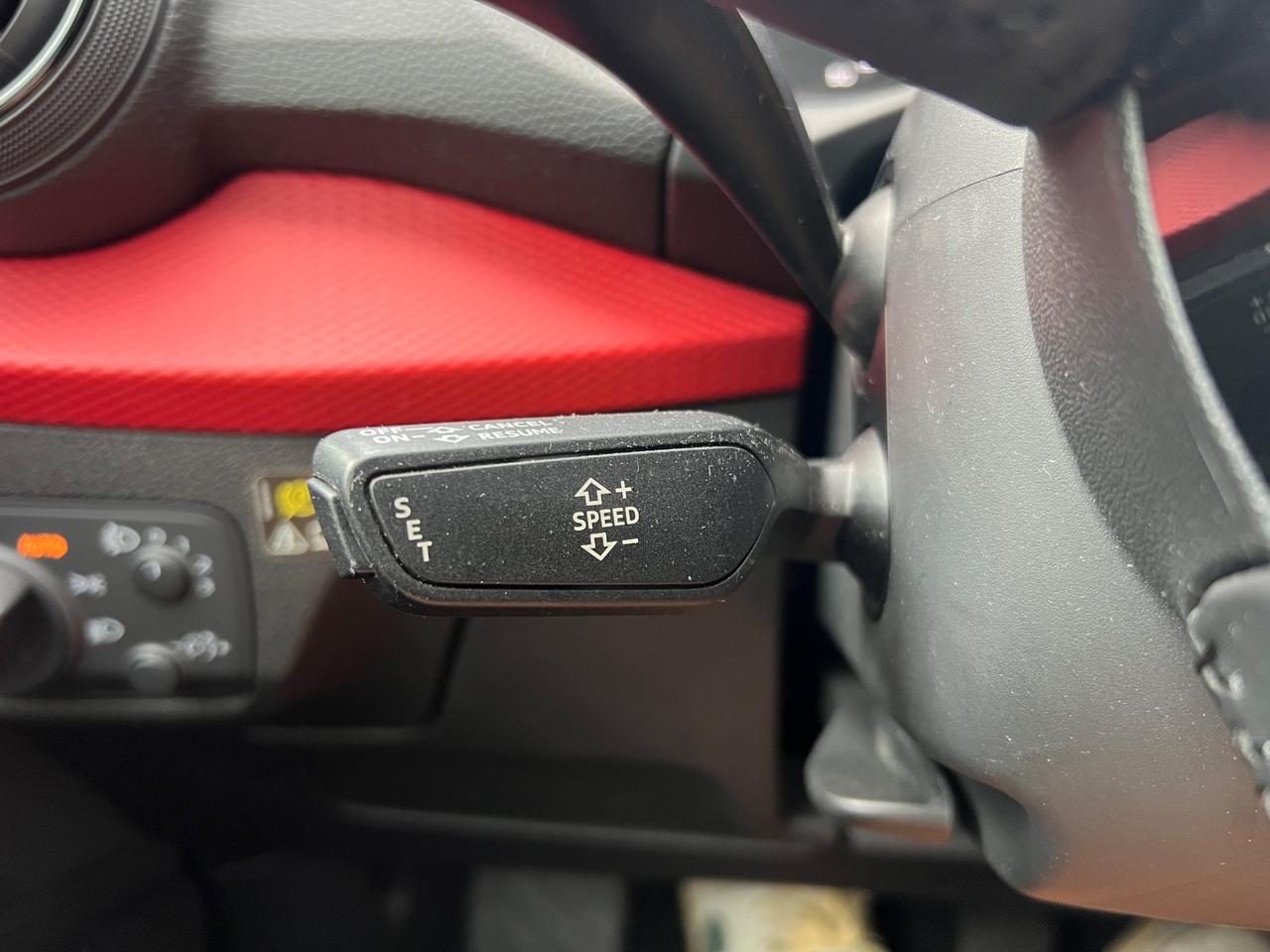 Audi Q2 30 TFSI Business Design