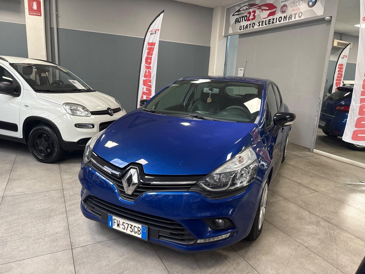 Renault Clio TCe 12V 75 CV 5 porte Moschino Life Ok Neopatentati