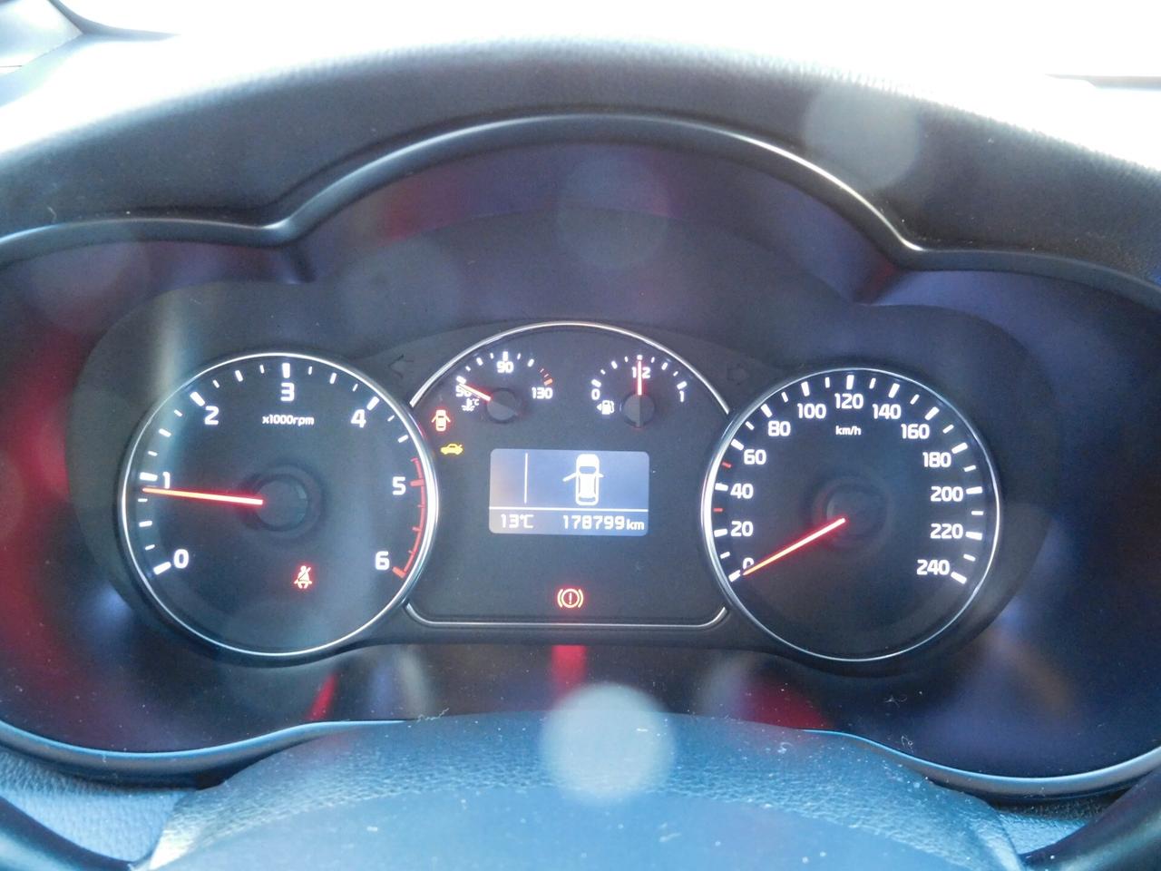 Kia Carens 1.7 CRDi 115 CV Class 7 POSTI