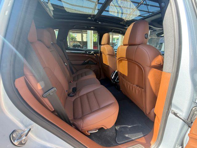 PORSCHE Cayenne PLATINUM EDITION
