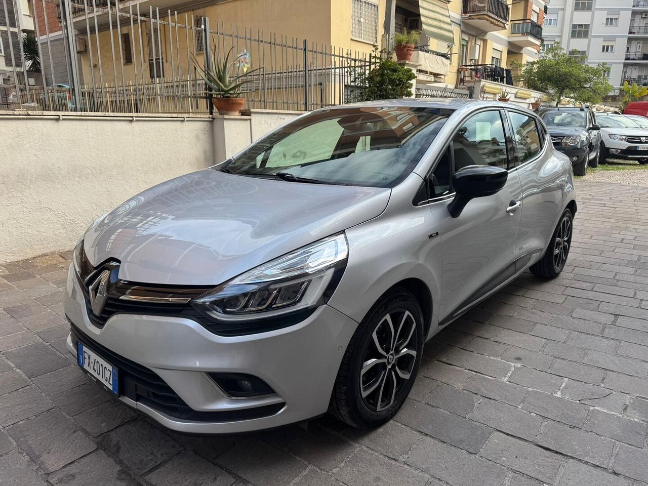 RENAULT Clio dCi 8V 90CV 5 porte Moschino Intens