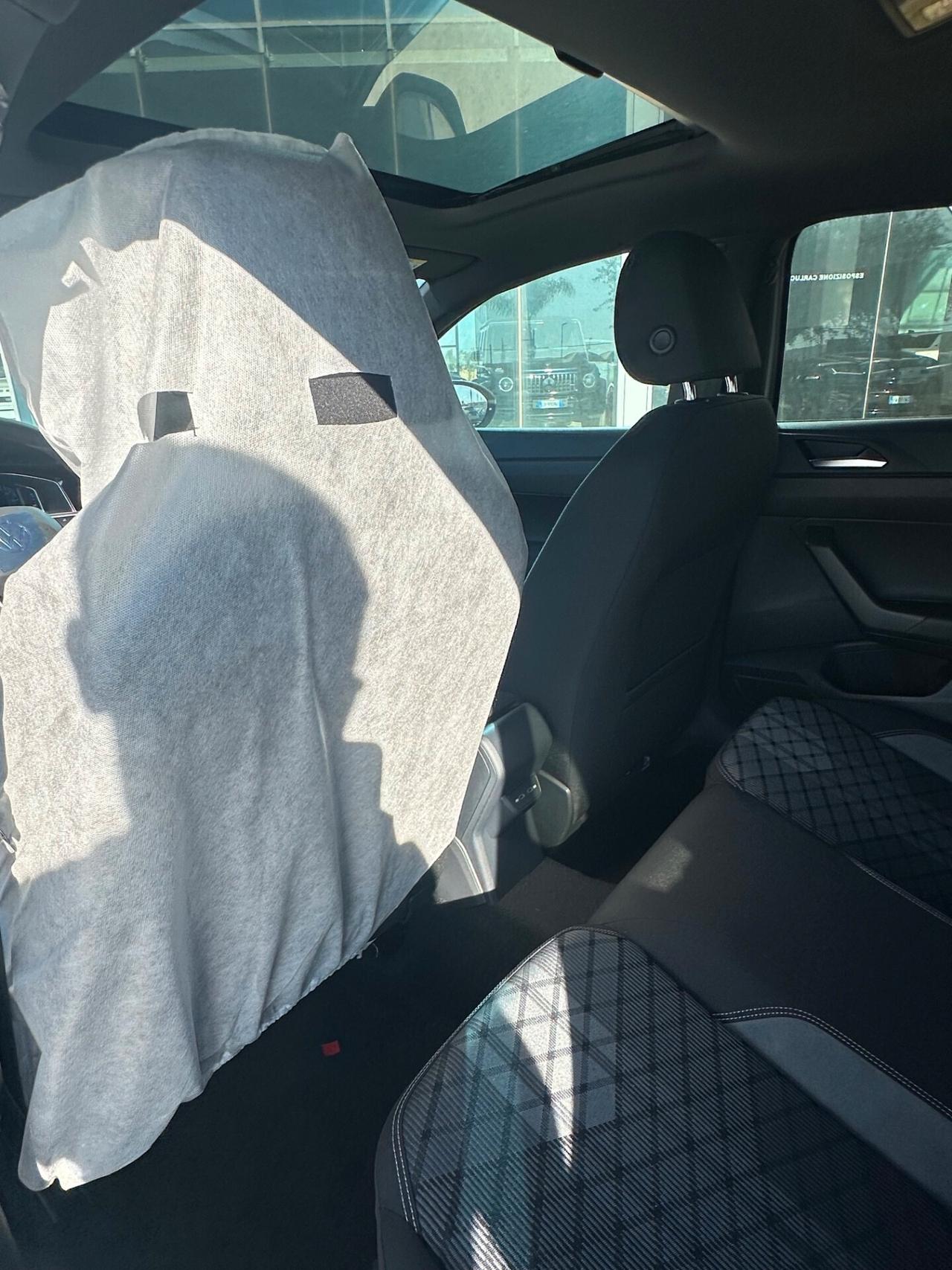 Volkswagen Taigo 1.0 tsi R-Line offerta T-Stock prezzo imperdibile