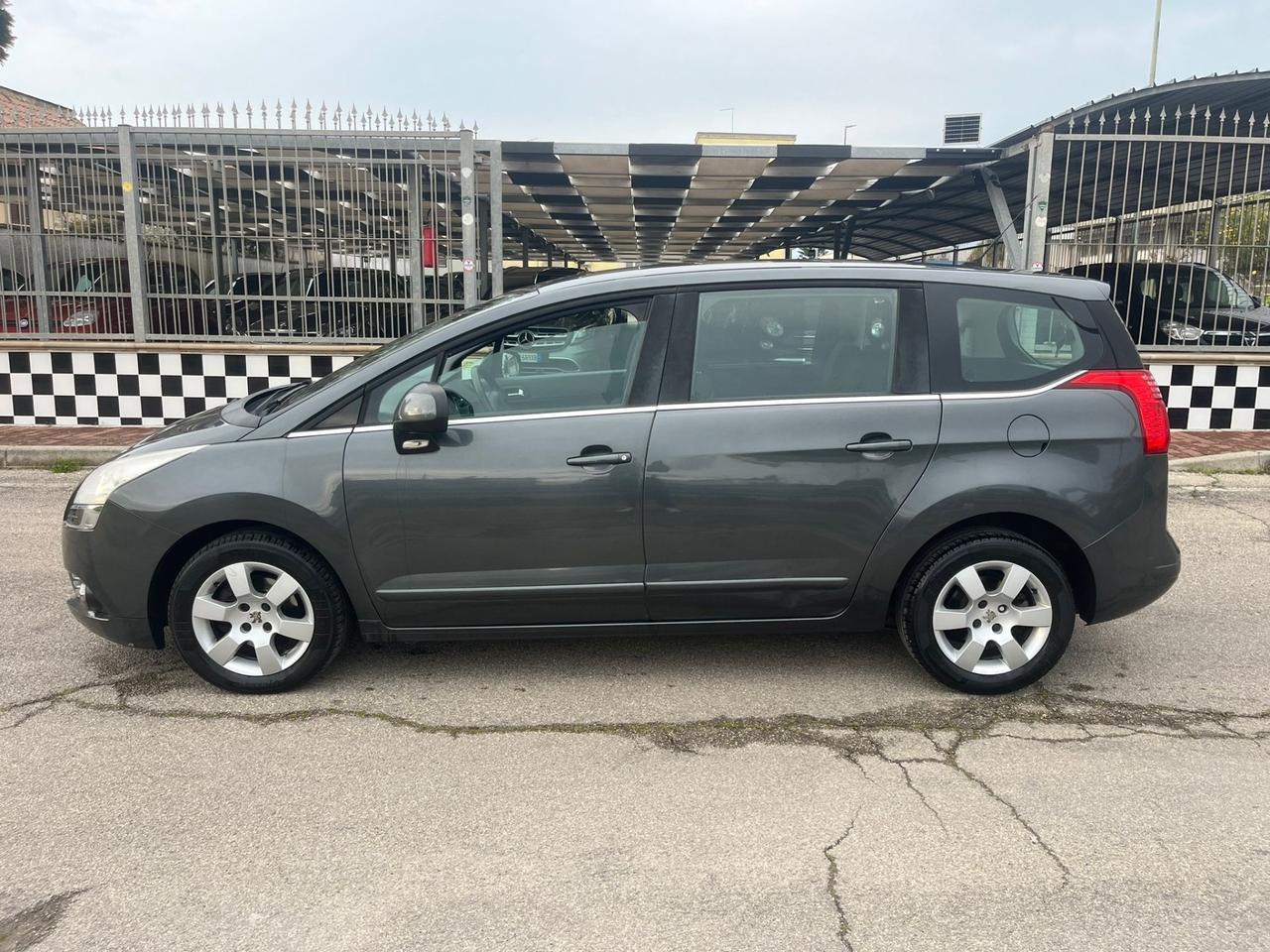 Peugeot 5008 1.6 HDi 115CV Active Unipro 2013