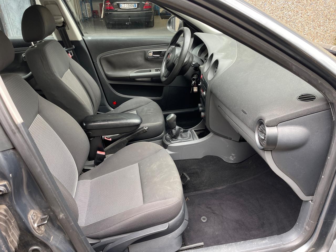 SEAT IBIZA DUAL 1.4 BENZINA-GPL EURO4 85CV NEOPATENTATI
