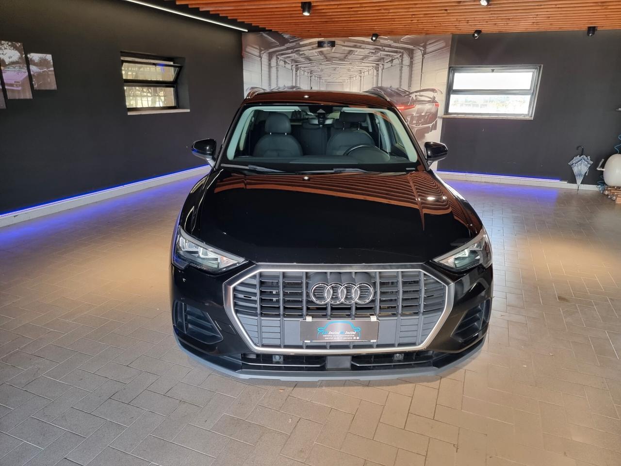 AUDI Q3 35 TDI S tronic Business • Virtual Cockpit • LED • Navi • Euro 6