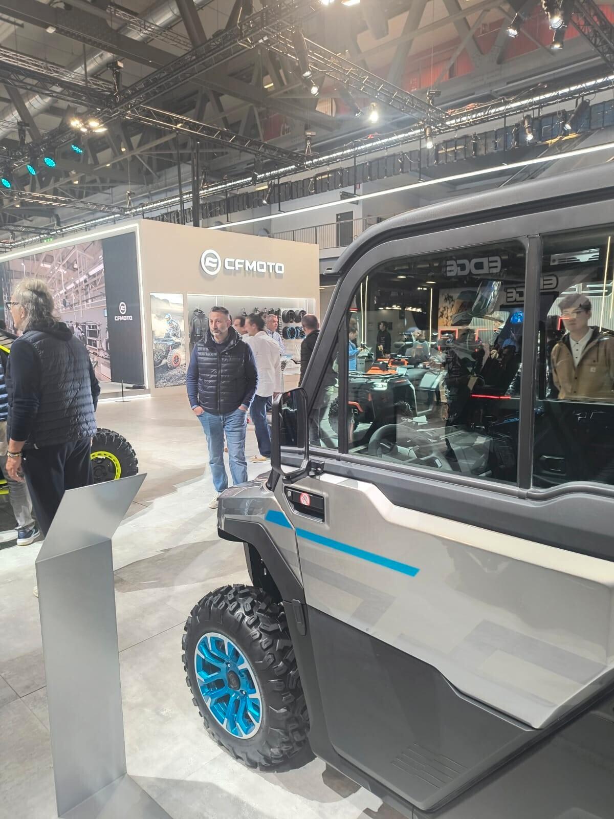 CFMOTO UFORCE u6 ev elettrico UTV CABINATO
