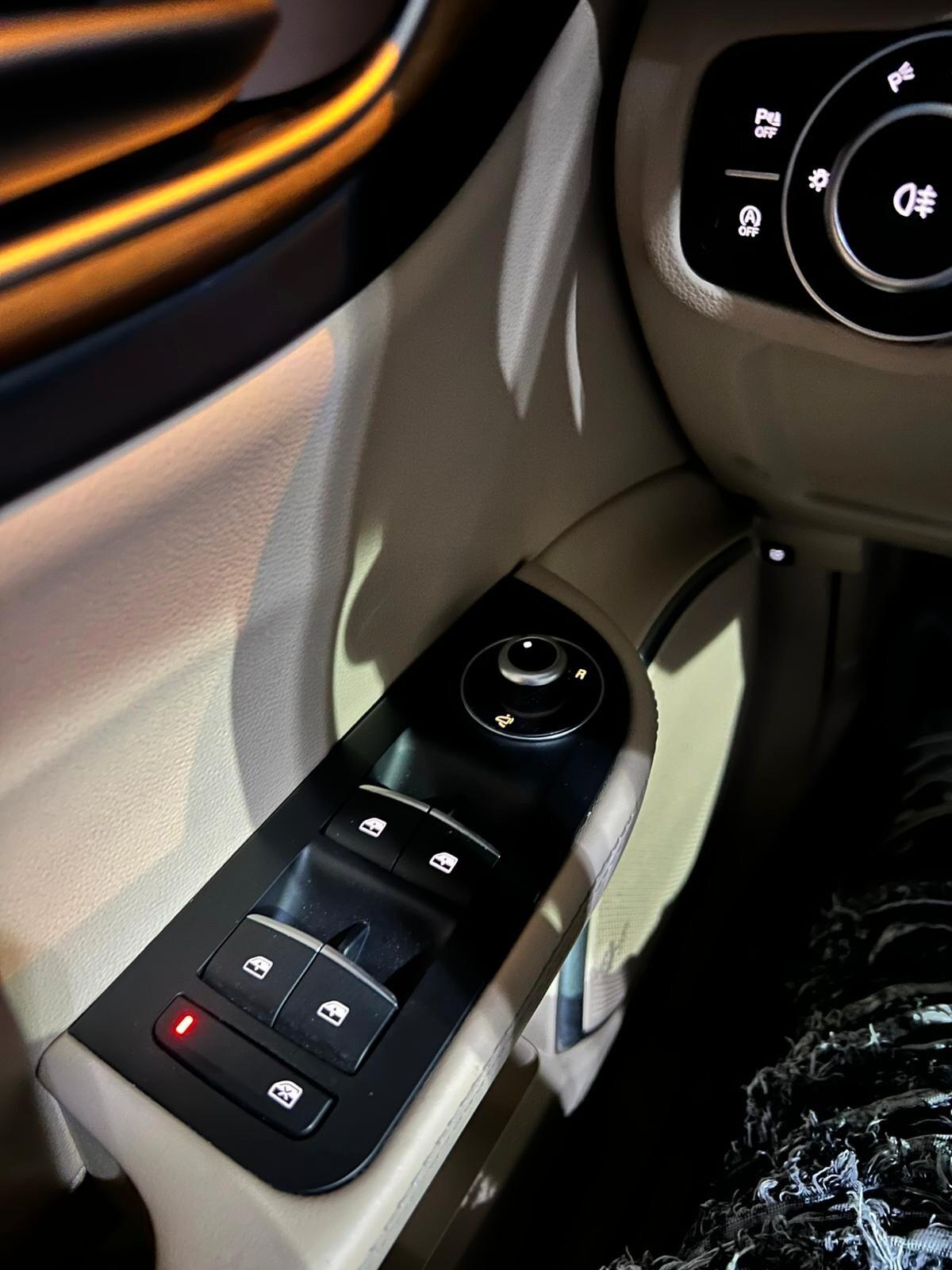 Alfa Romeo Giulia 2.2 Turbodiesel 180 CV AT8 Business Sport Launch Ed.