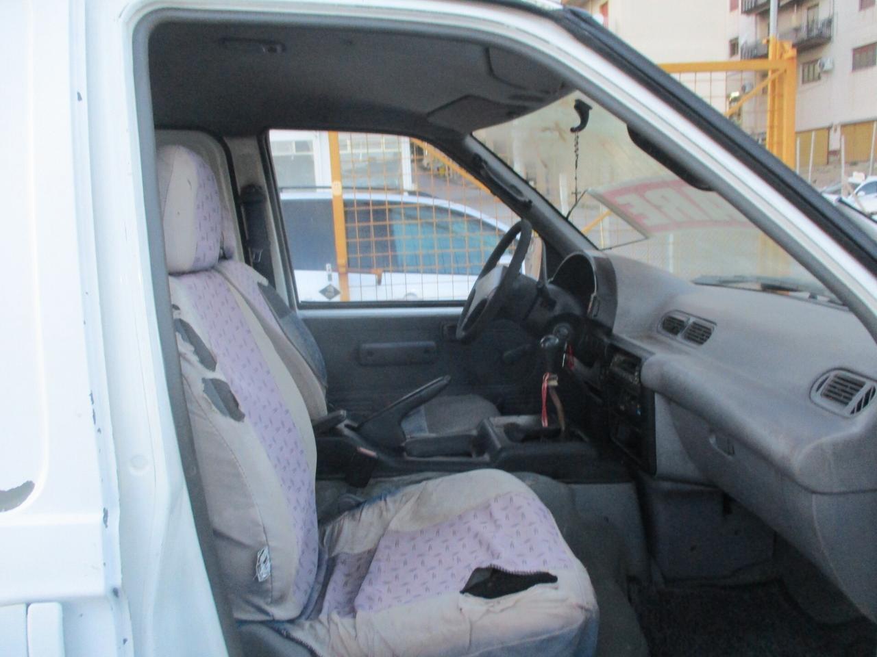 NISSAN VANETTE DIESEL 2001