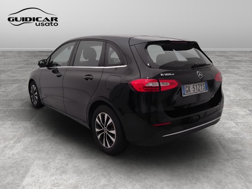 Mercedes-Benz Classe B - W247 2018 - B 180 d Sport auto