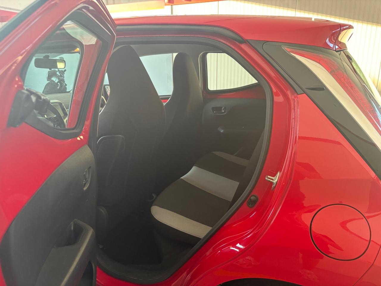 Toyota Aygo 1.0 VVT-i 69 CV 5 porte x-play