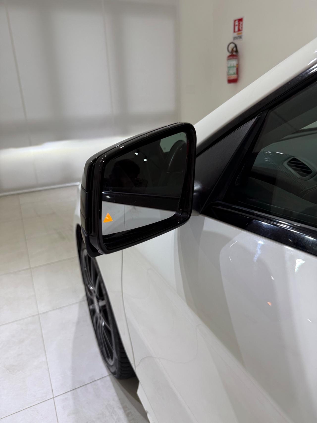 CLA 220 D AUTOMATIC PREMIUM TOTAL BLACK