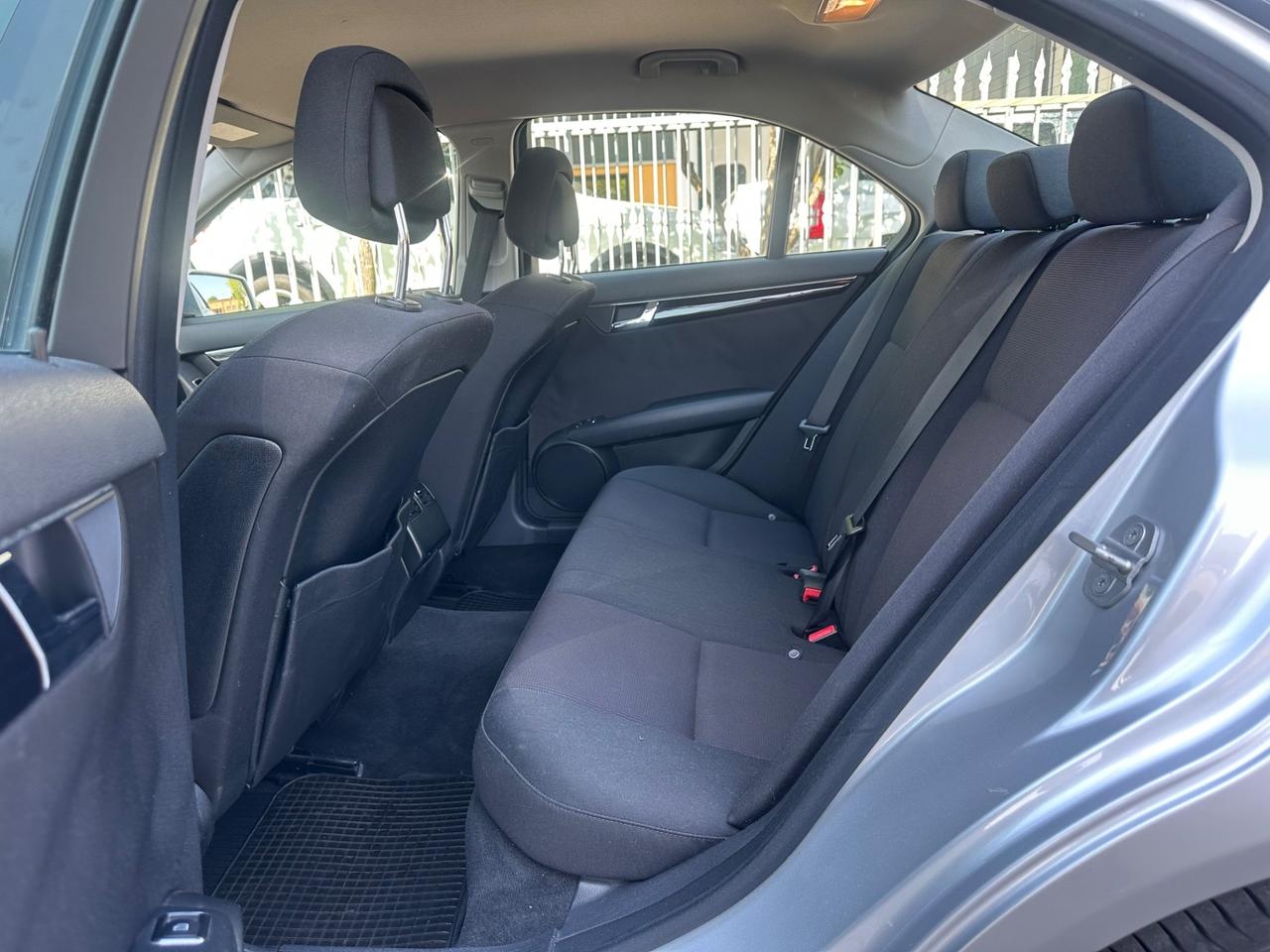 Mercedes-benz C 220 CDI BlueEFFICIENCY Avantgarde