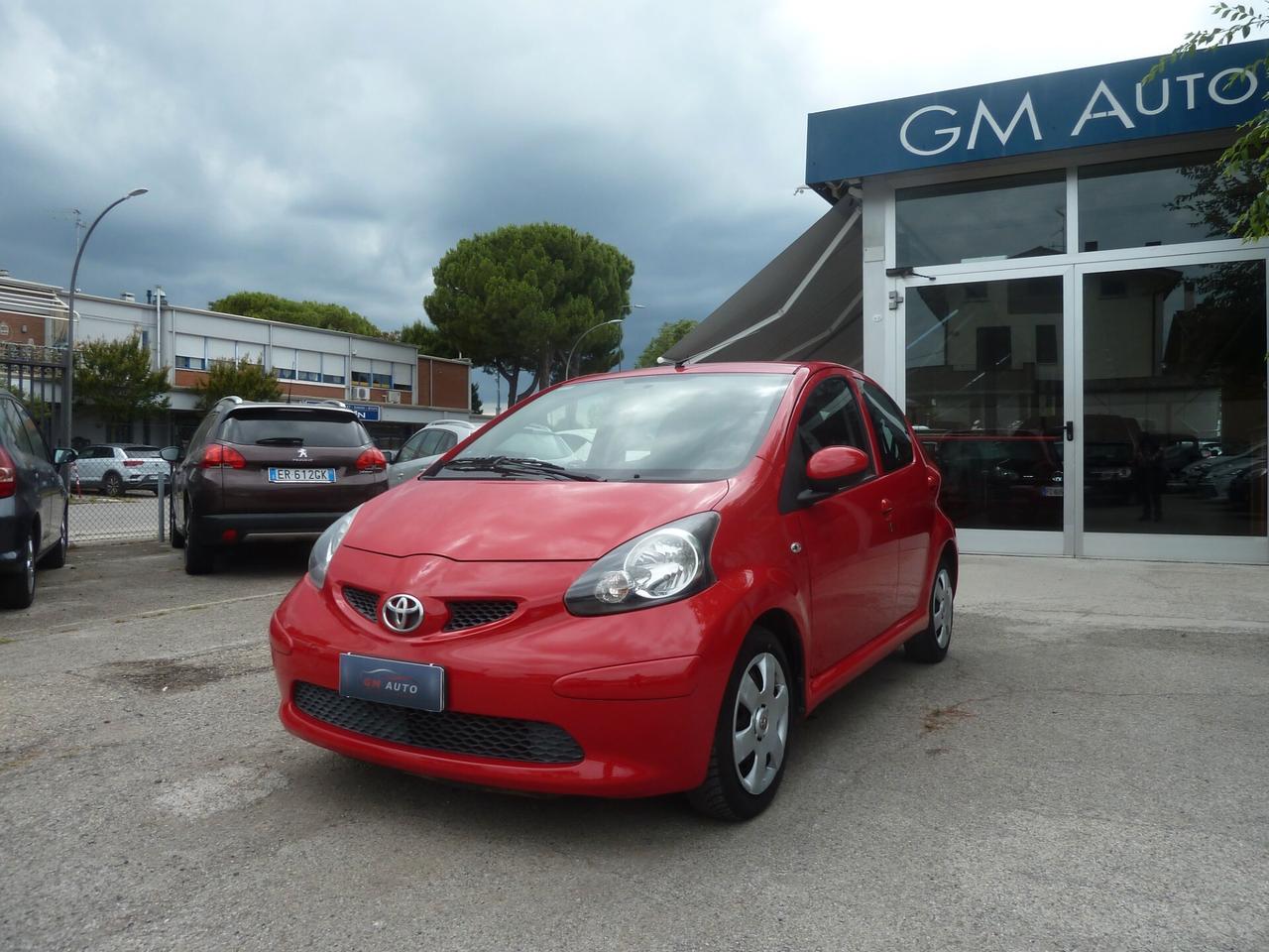 Toyota Aygo 1.0 12V VVT-i 5 porte Ok Neopatentati