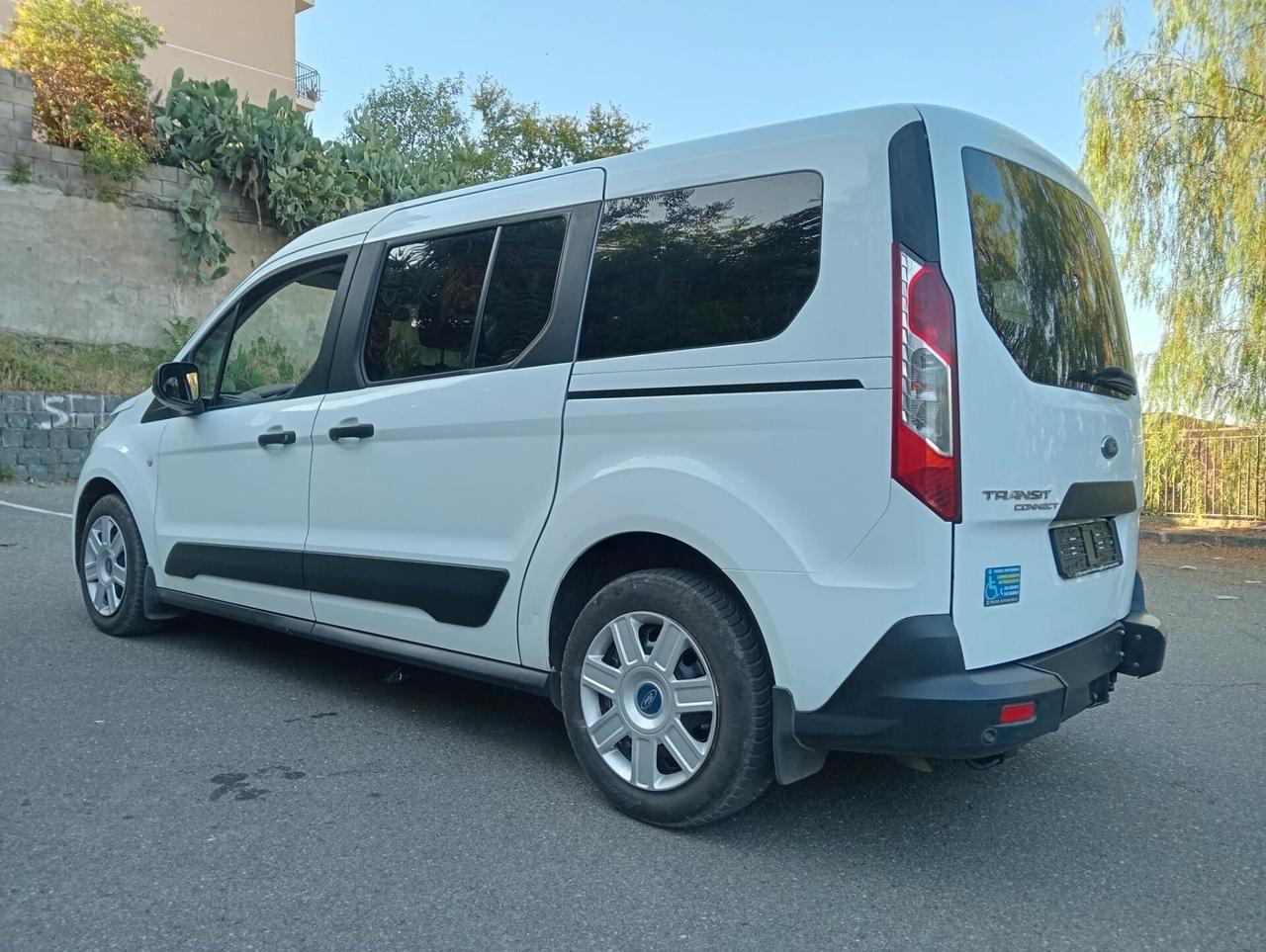 Ford Transit Connect Pianale ribassato con rampa disabili carrozzina