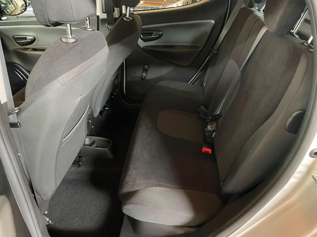 Lancia Ypsilon 0.9 TwinAir 85 CV 5 porte S&S Gold