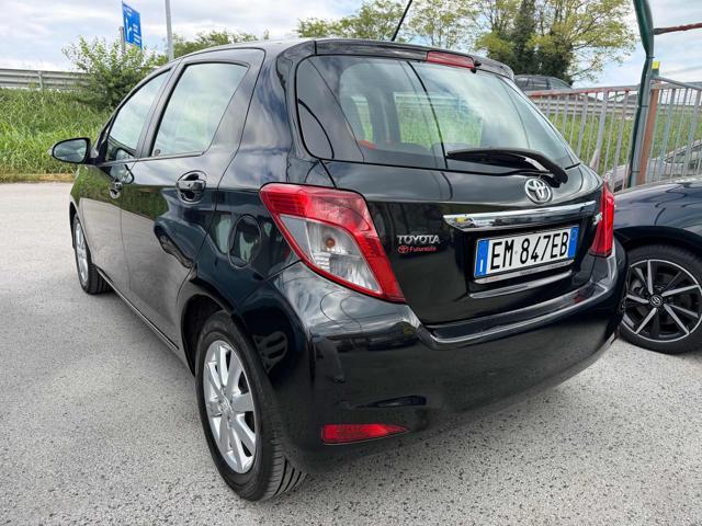 TOYOTA Yaris 1.0 5 porte Lounge