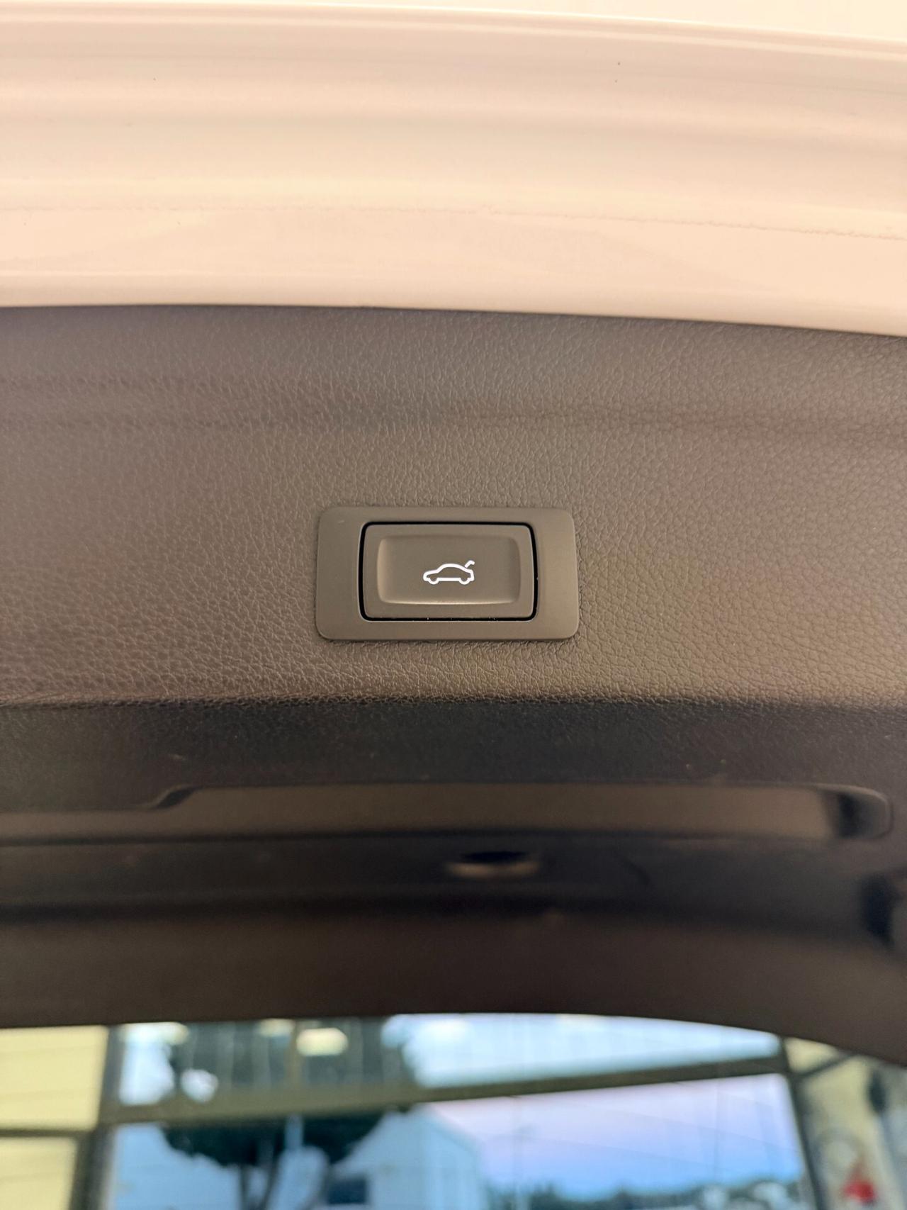 Audi Q3 SPB 40 TDI quattro S tronic 190 C.V CON TETTO APRIBILE,VIRTUAL COCKPIT,APPLE CARPLAY,TELECAMERA