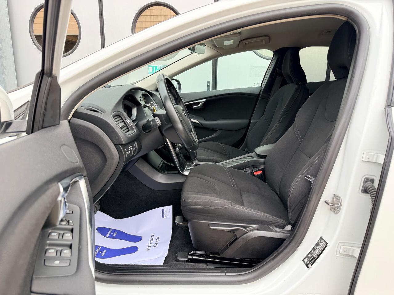 Volvo V40 D2 Geartronic Kinetic