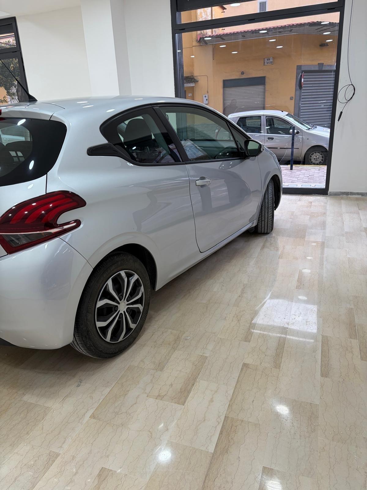 Peugeot 208 PureTech 68 3 porte Active