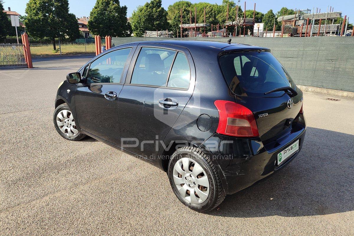 TOYOTA Yaris 1.0 5 porte