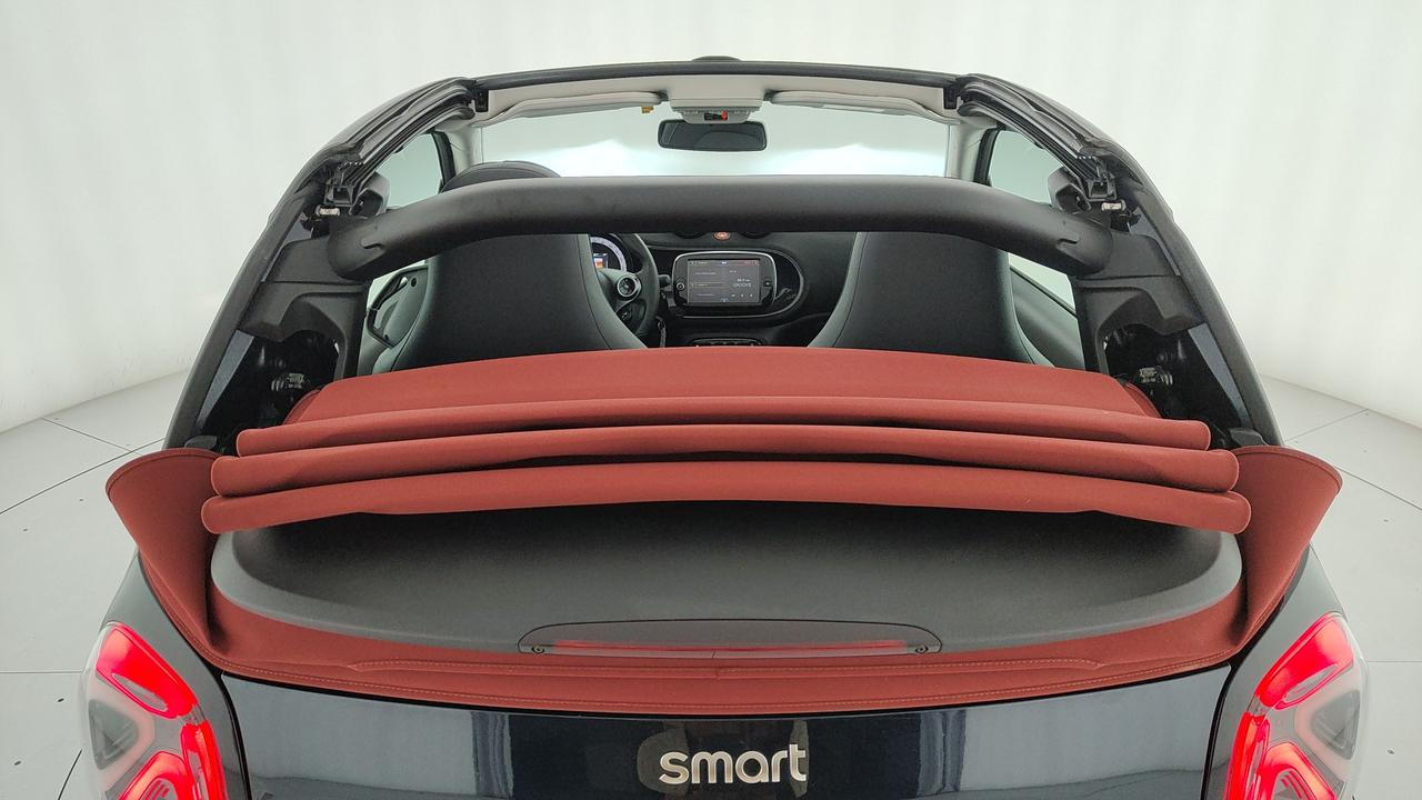 SMART Fortwo Cabrio eq suitered 22kW