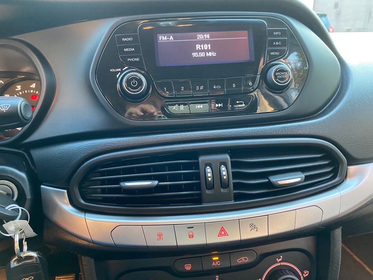 Fiat Tipo 1.4 5 porte Easy NEOPATENTATI!!!