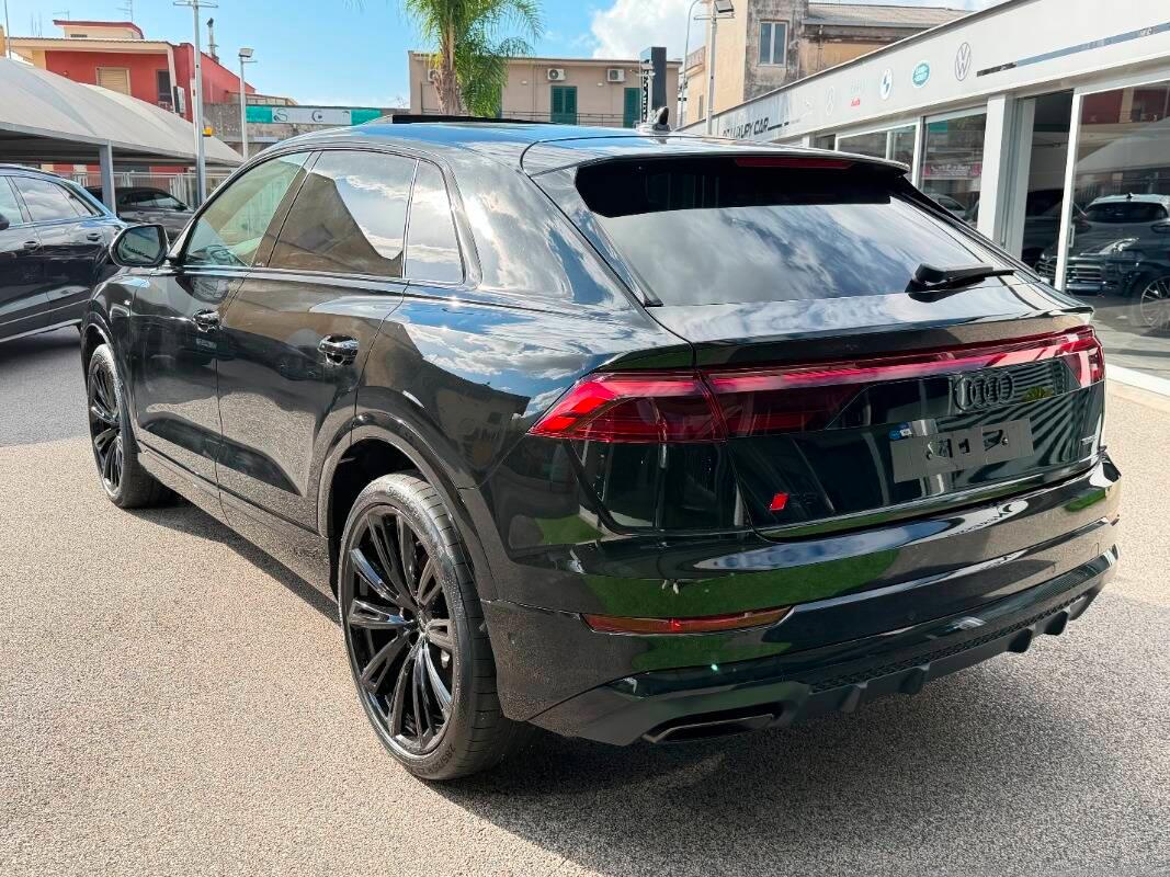 Audi Q8 3.0 tdi 286cv S line quattro Tetto Valcona Ventilati