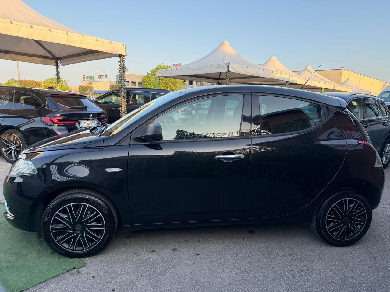 Lancia Ypsilon 1.2 69CV 5Gold 2017 nuova garanzia