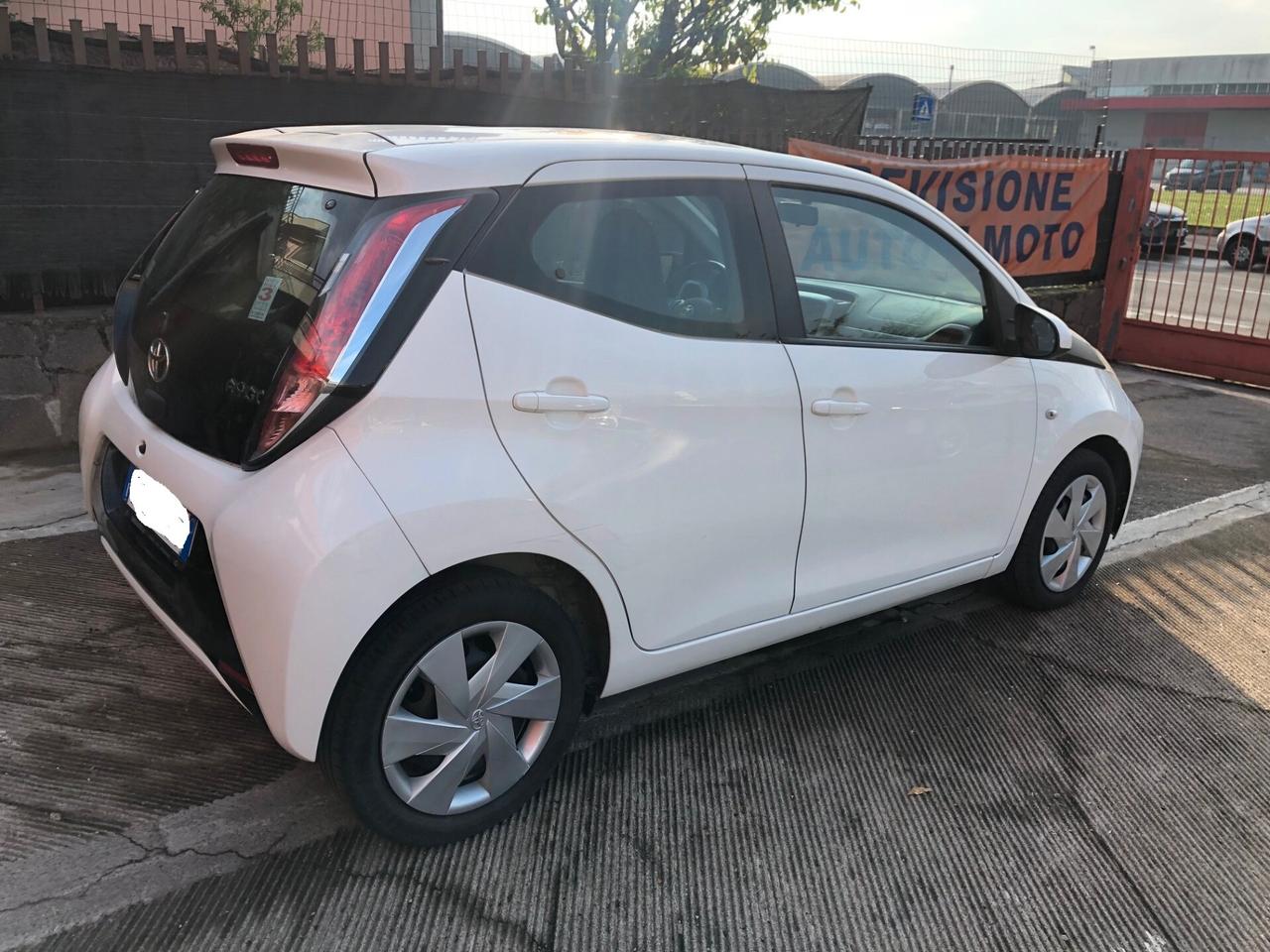 Toyota Aygo 1.0 benzina adatta per neopatentati