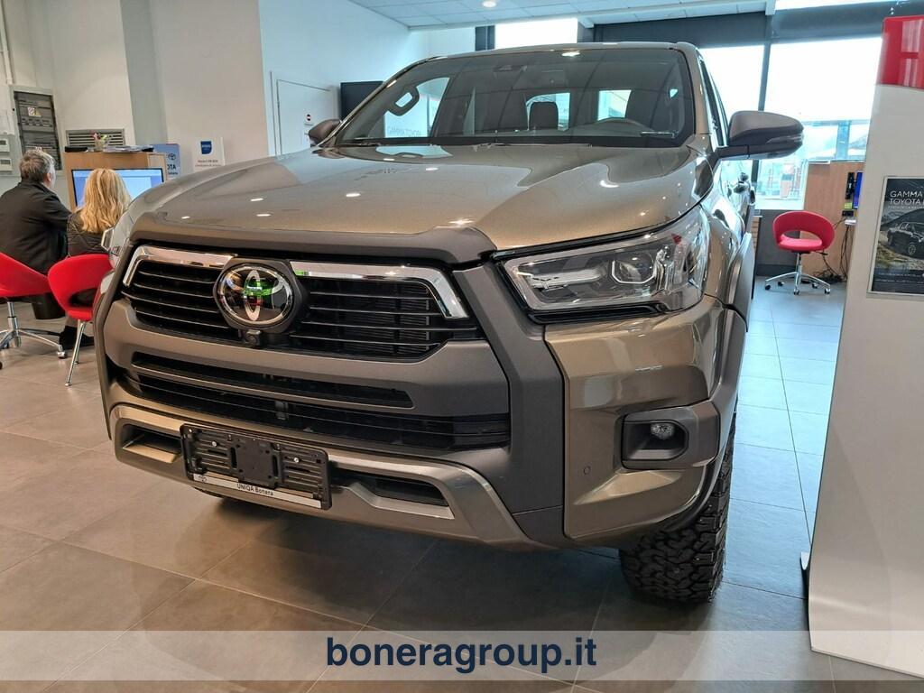 Toyota Hilux Double Cab 2.8 D Invincible 4WD A/T