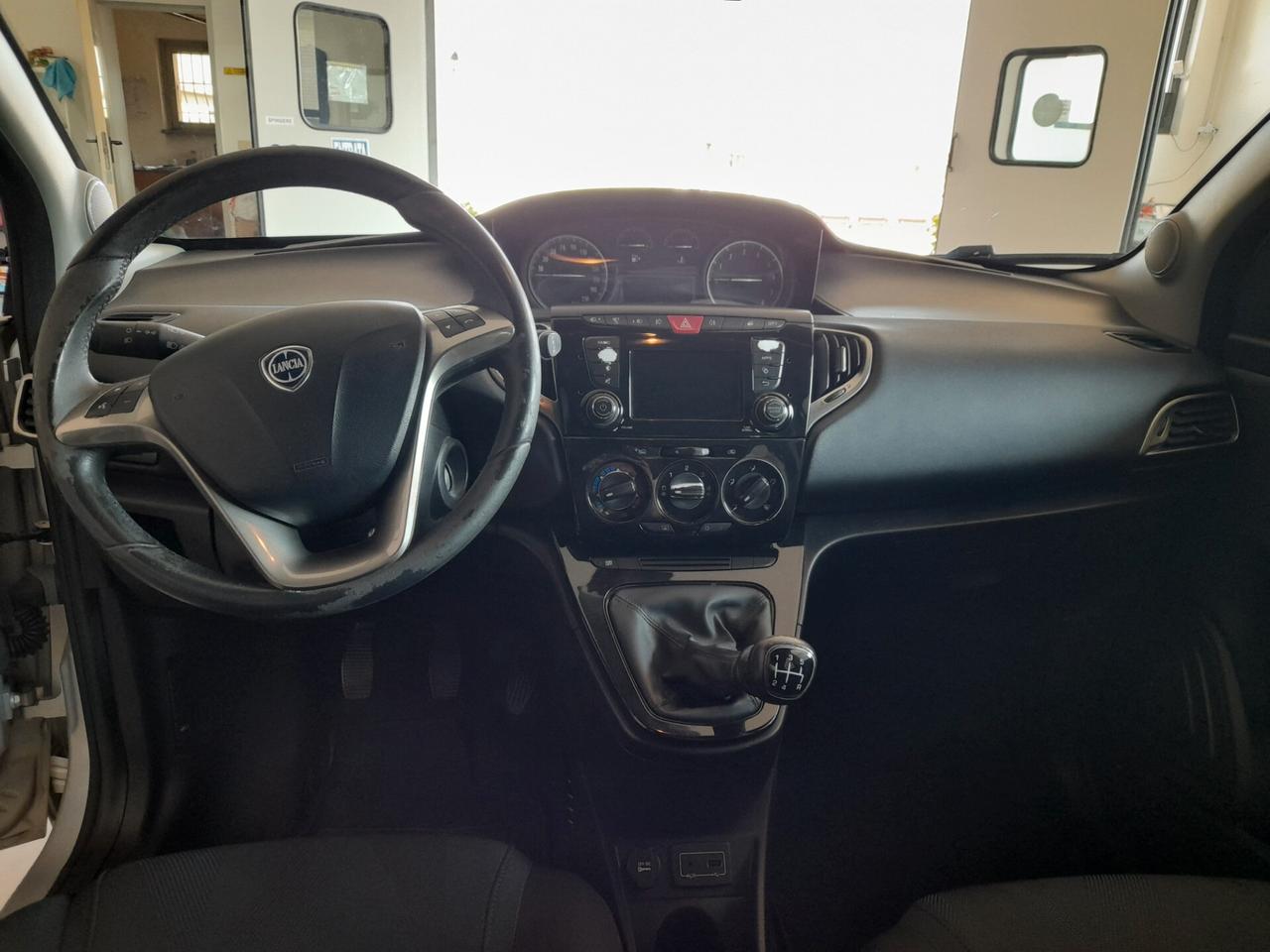 Lancia Ypsilon 1.2 69 CV 5 porte S&S Platinum