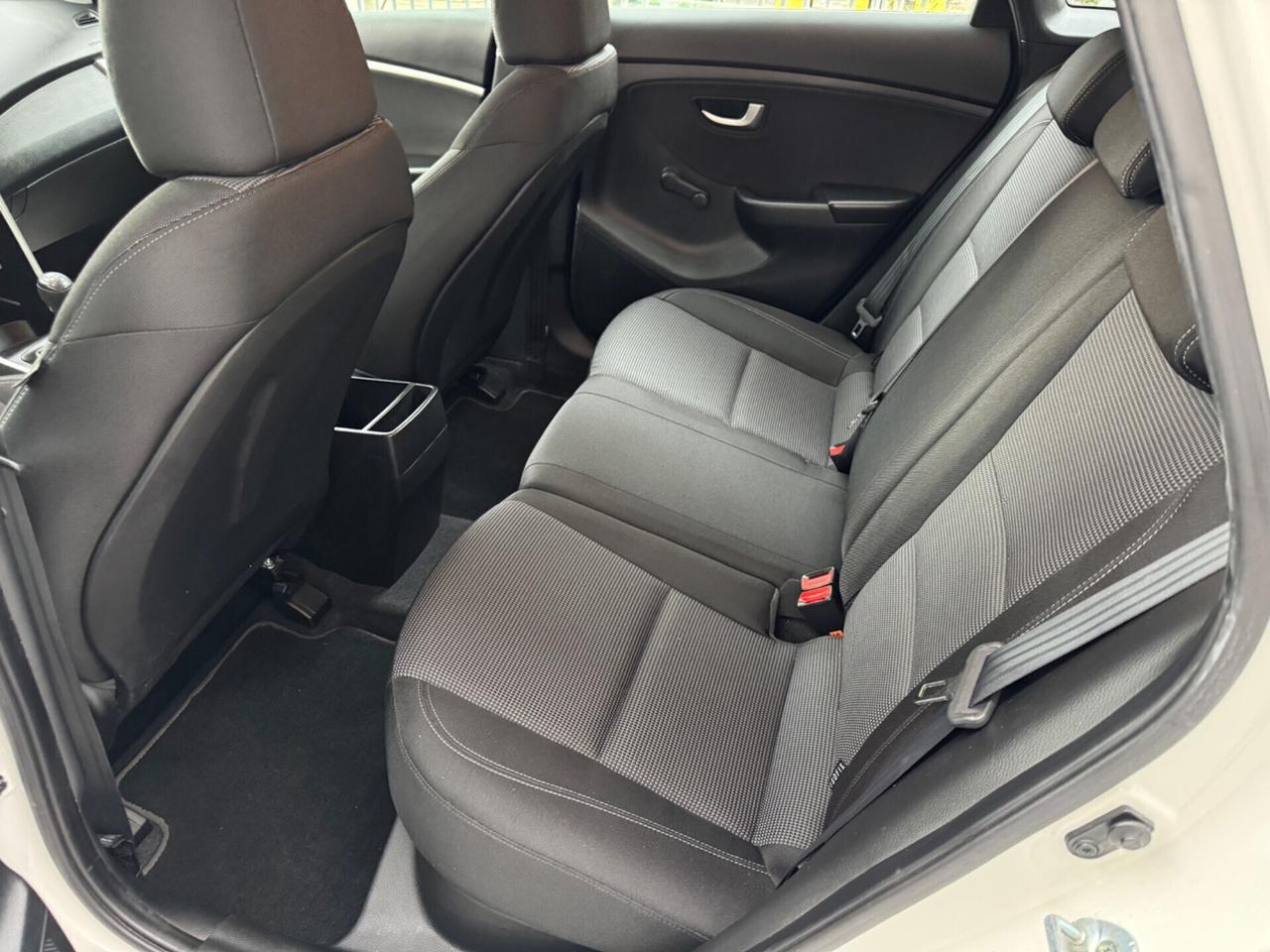 HYUNDAI I30 1.4 CRDI KM 62 MILA !!!!