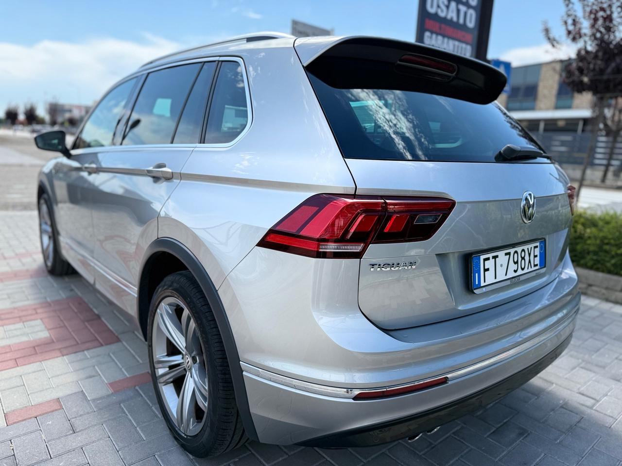 Volkswagen Tiguan 2.0 TDI DSG R-LINE EXTERIOR PACK 150CV DSG