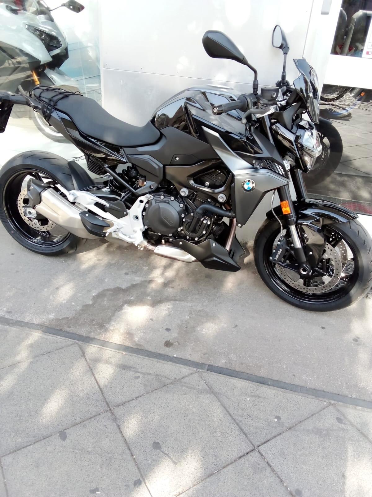 Bmw F 900 R triple black