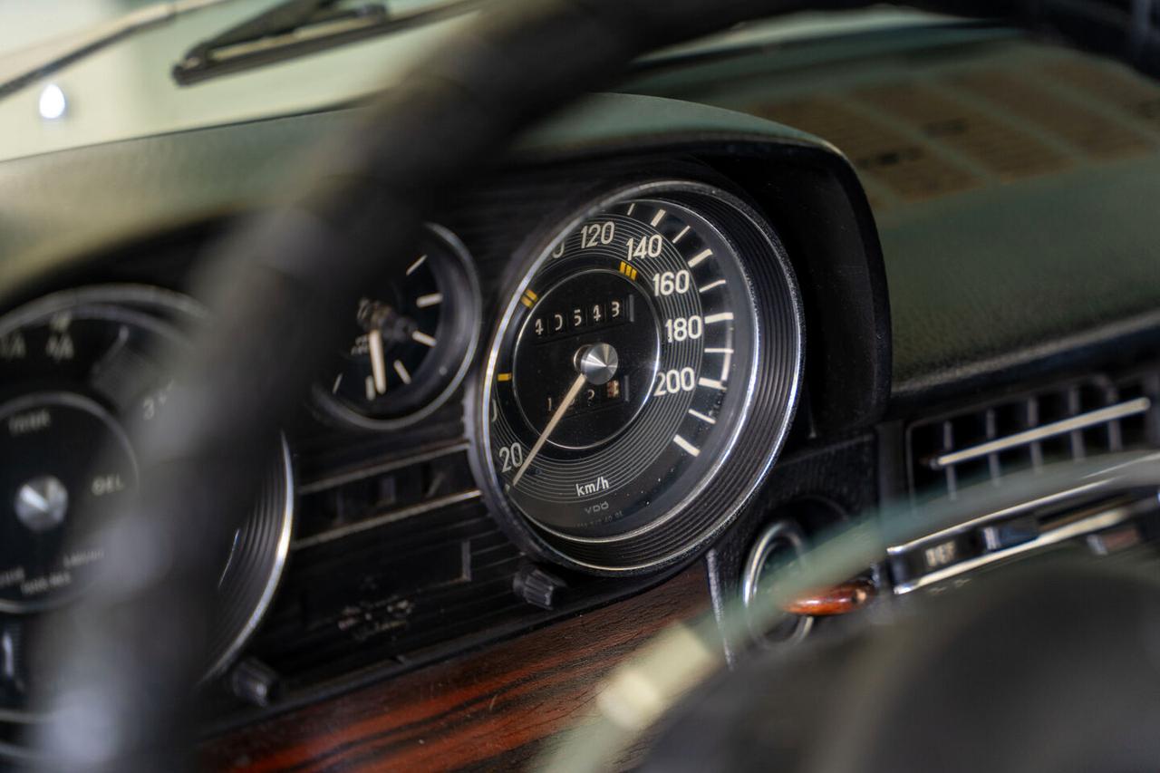 Mercedes 190 Mercedes 250 CE COUPE'