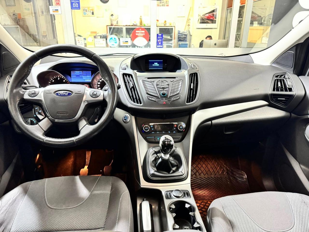 Ford Kuga 2.0 TDCI 140 CV 2WD Titanium