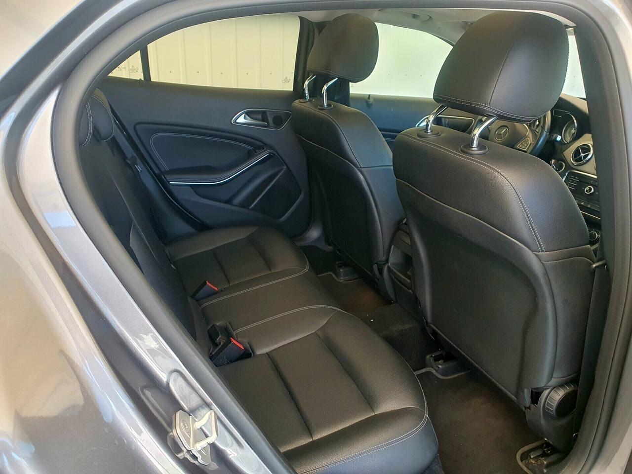 Mercedes-benz GLA 180D Automatic + Navi - 2016 - KM. 100.000