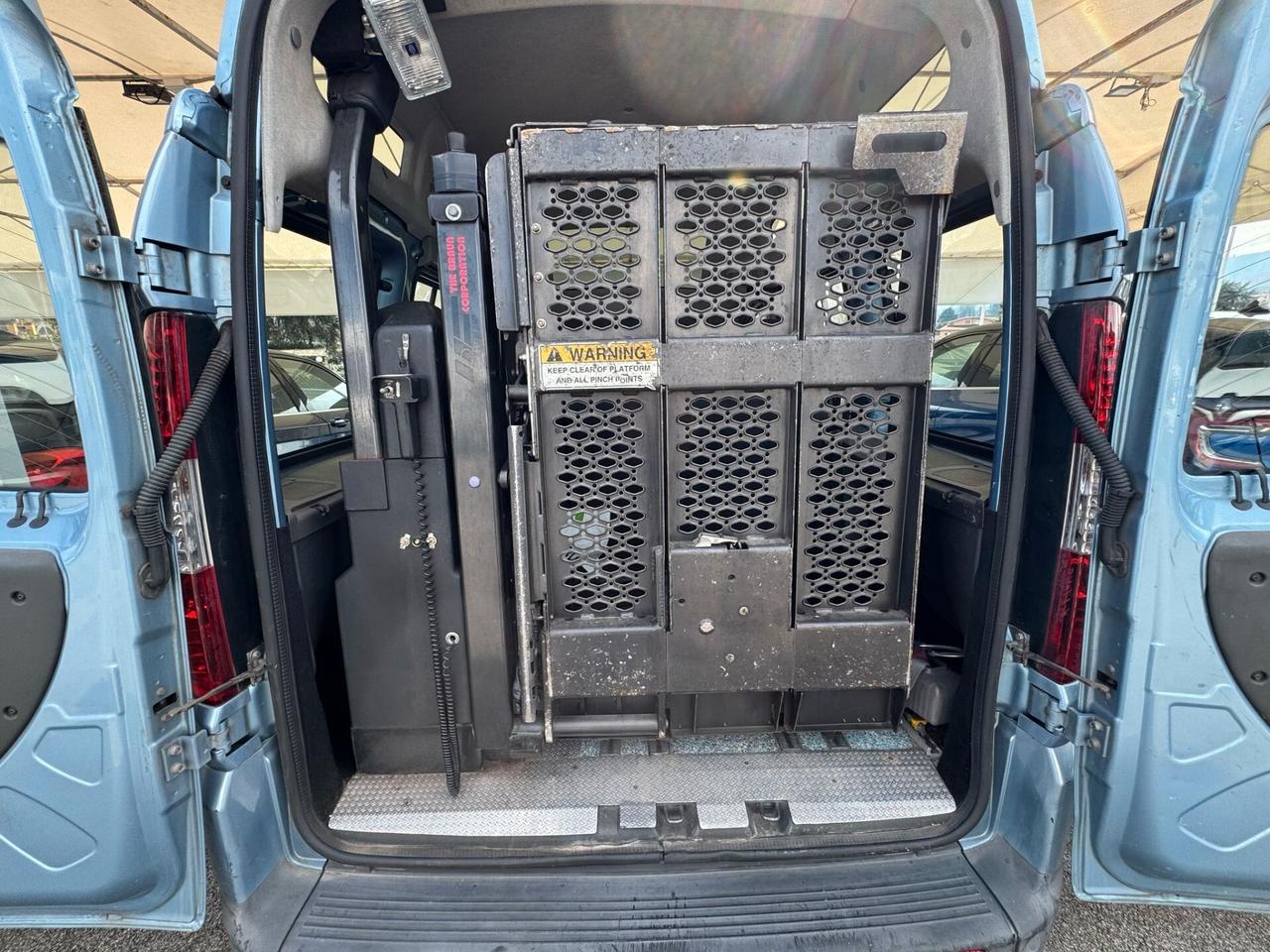 Fiat Doblò 1.9MJ 120CV trasporto disabili pedana idraulica