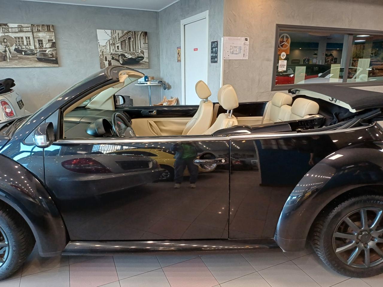 Volkswagen New Beetle 2.0 Cabrio